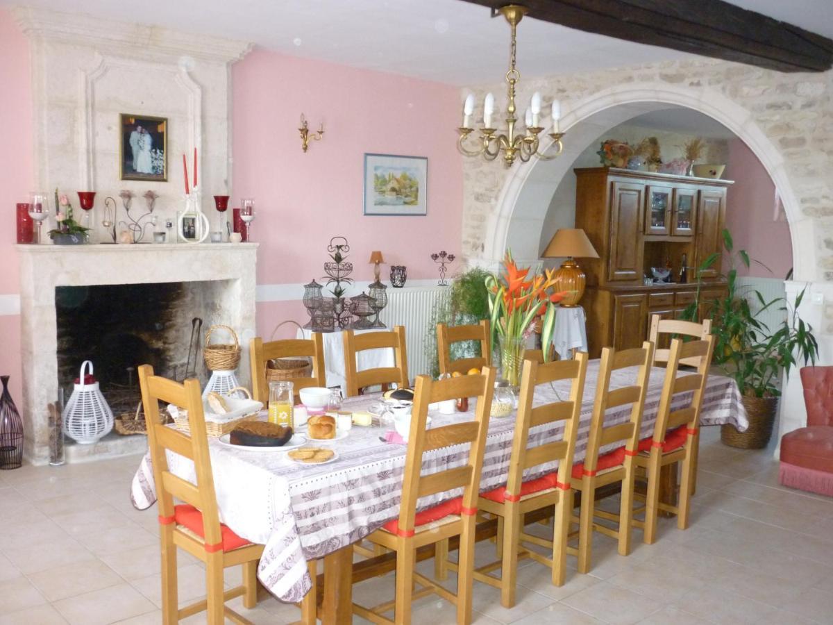 Bed and Breakfast Le Logis De Faugerit Frontenay-Rohan-Rohan Экстерьер фото