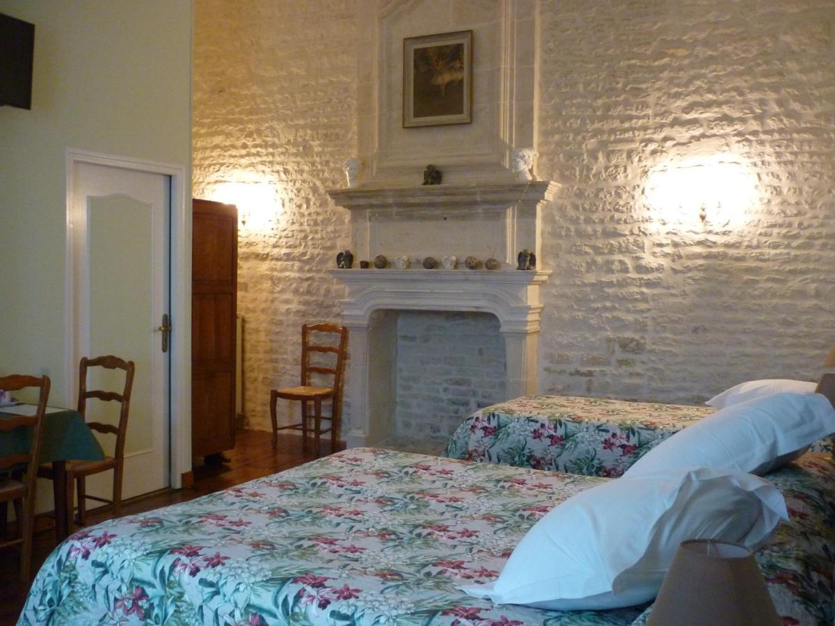 Bed and Breakfast Le Logis De Faugerit Frontenay-Rohan-Rohan Экстерьер фото